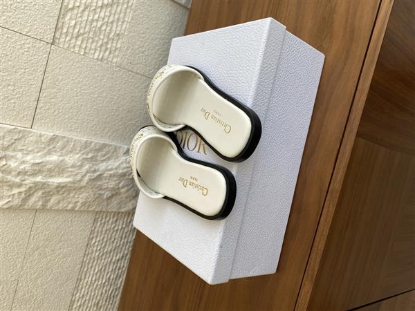 20251128184323480 310